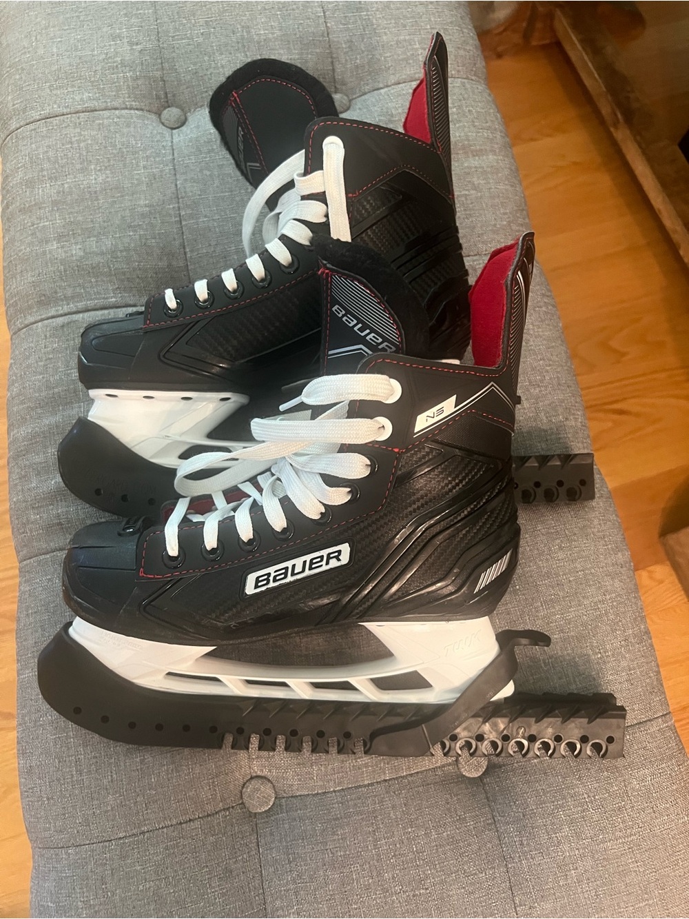 Bauer NS ice hockey skates size 4